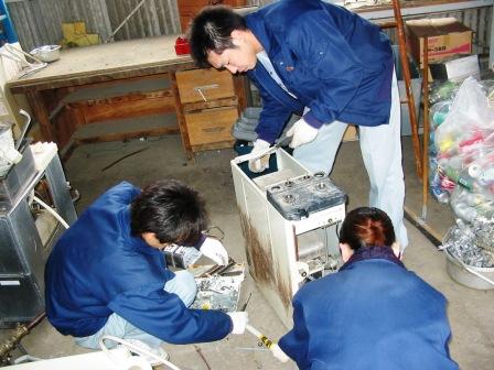 産業廃棄物リサイクルの様子